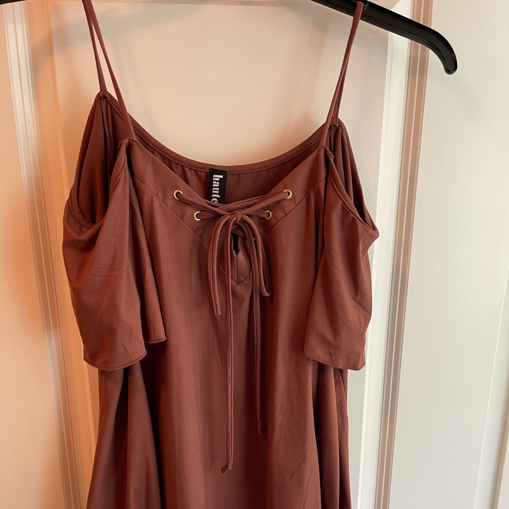 Short sleeve cold shoulder top